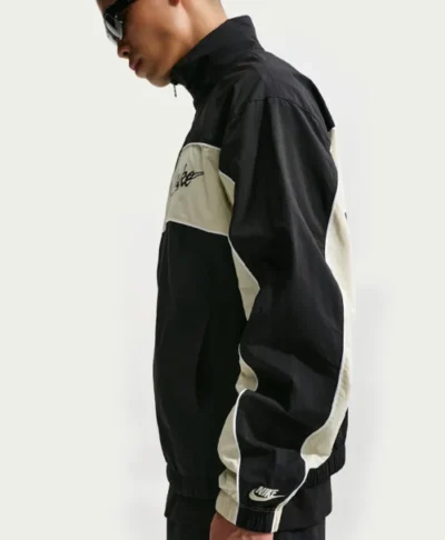 NEW Nike Sportswear jacket