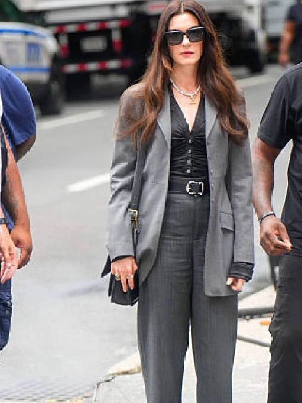 Anne Hathaway The Devil Wears Prada 2 Grey Blazer