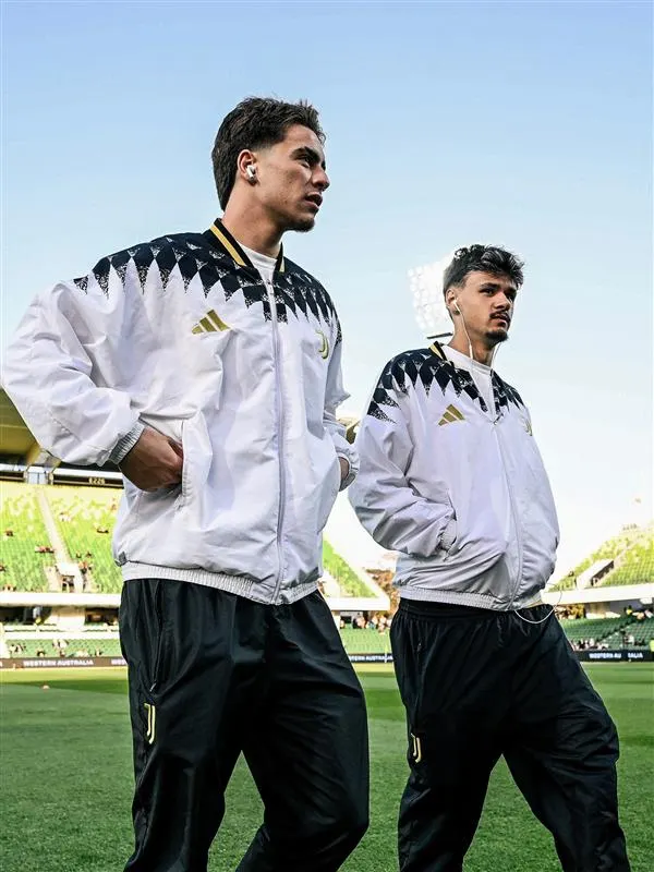 Juventus-Turin-Adidas-Stadium-Track-Jacket.webp