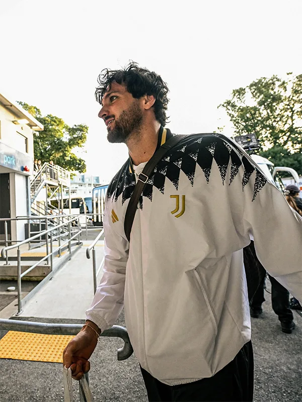 order-now-Juventus-Turin-Adidas-Stadium-Track-Jacket.webp