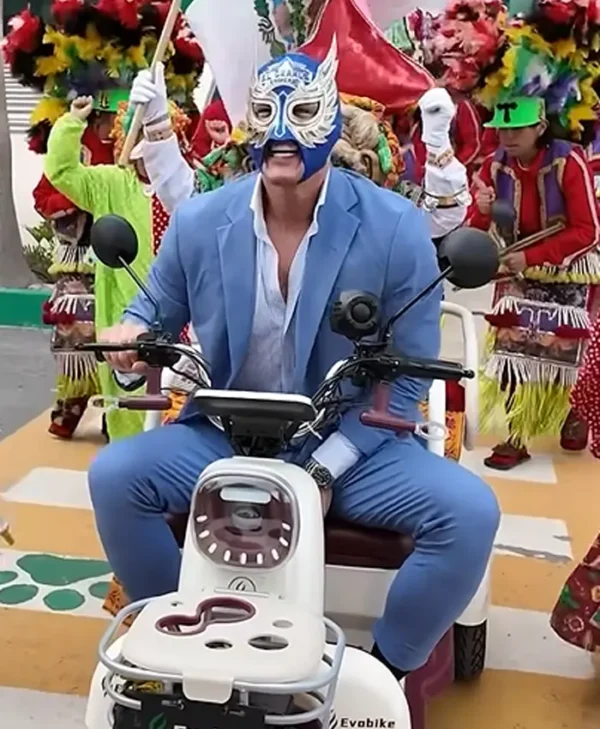 El Grande Americano Lucha Libre AAA Worldwide Blue Suit
