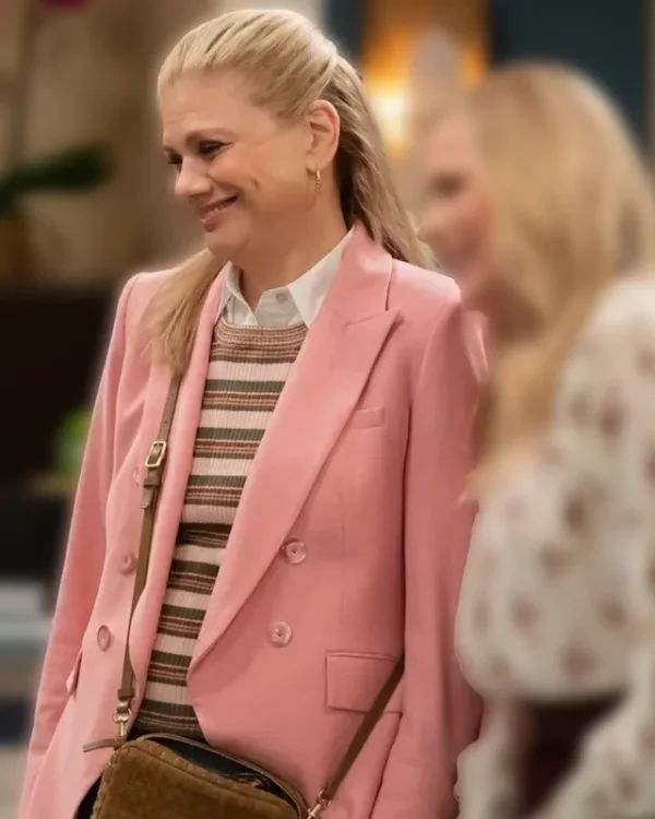Leanne S02 Kristen Johnston Pink Blazer