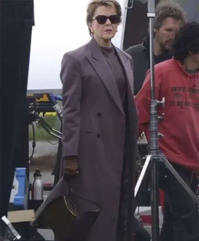 Lucky S01 Annette Bening Priscilla Purple Coat