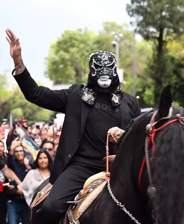 Penta El Zero Miedo Arrived WWE Raw 2026 Black Blazer