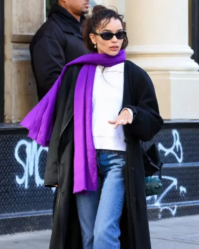 Die Alive Set Zoë Kravitz Black Coat