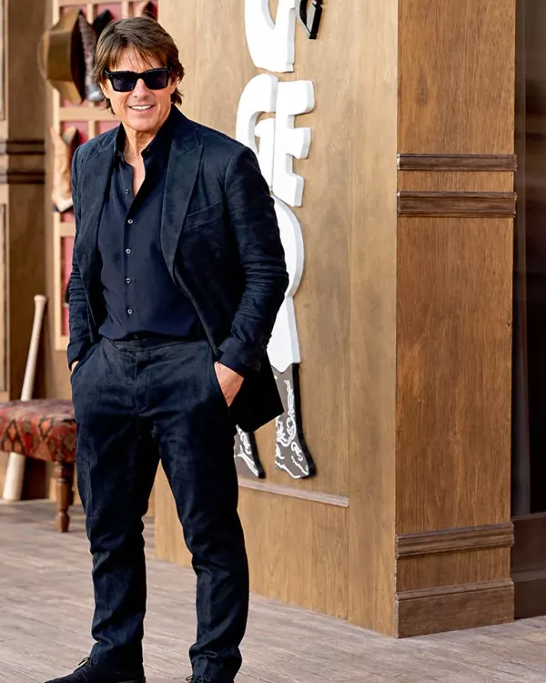 Digger Premiere Tom Cruise Suit
