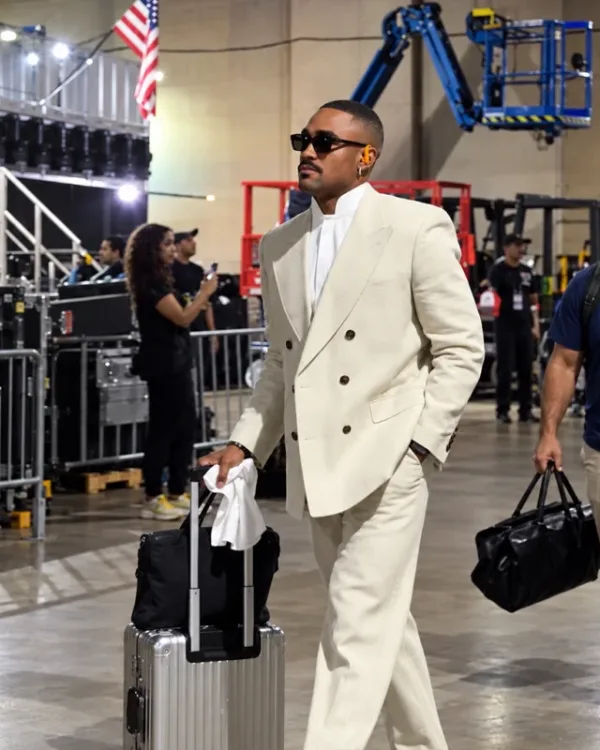 Eagles Quarterback Jalen Hurts Suit